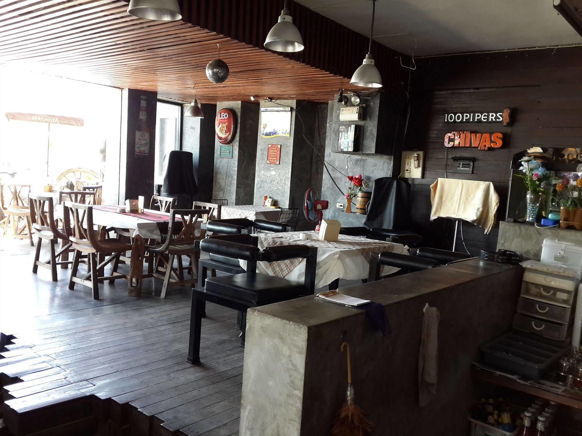 Отель Coffee Island Натон Экстерьер фото