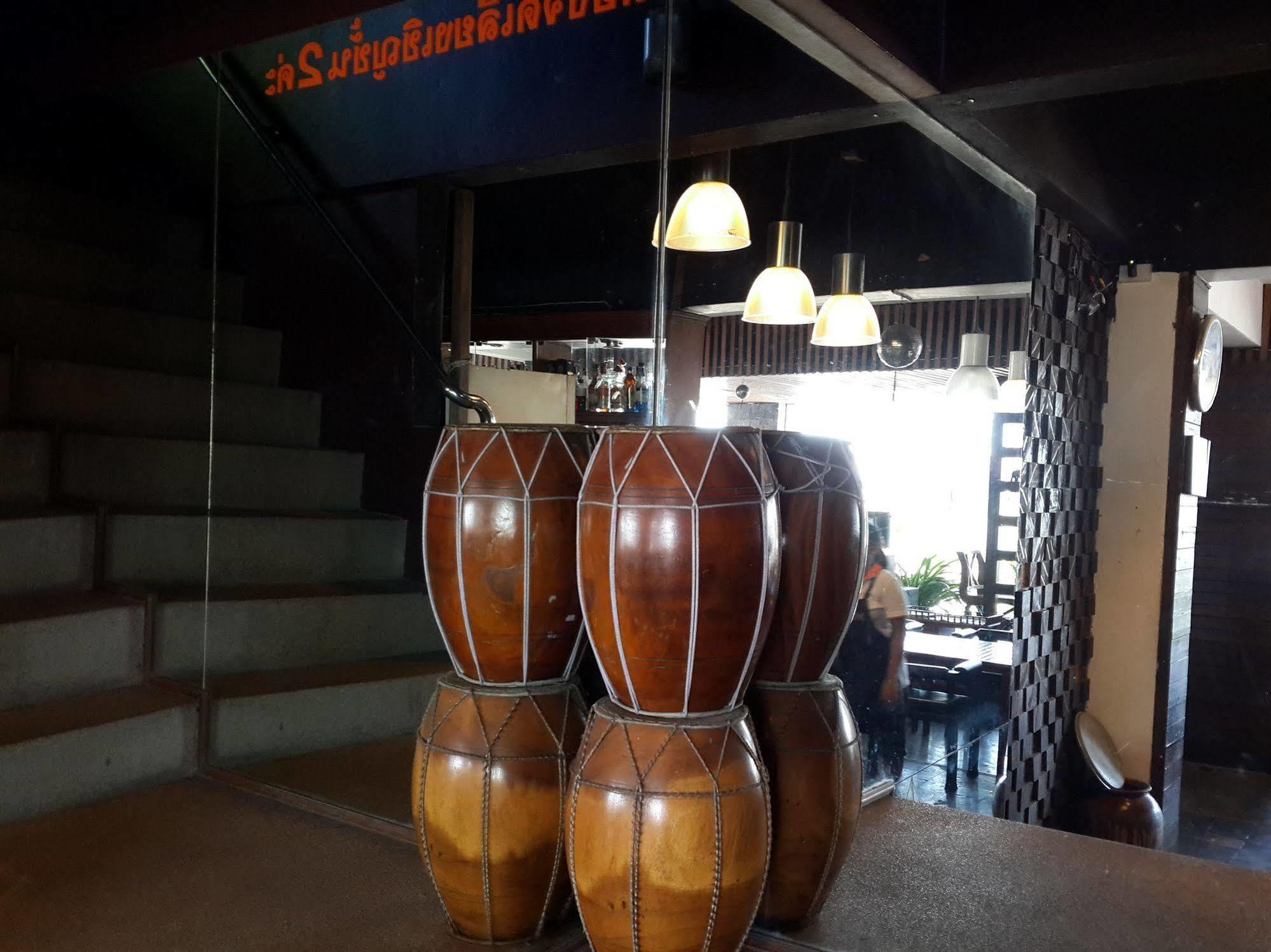 Отель Coffee Island Натон Экстерьер фото